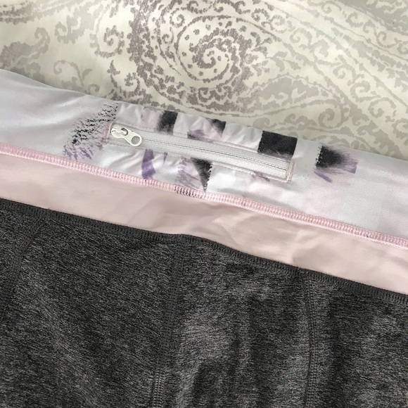 Lulu Lemon Pace Rival Crop 22” - Picture 4 of 5